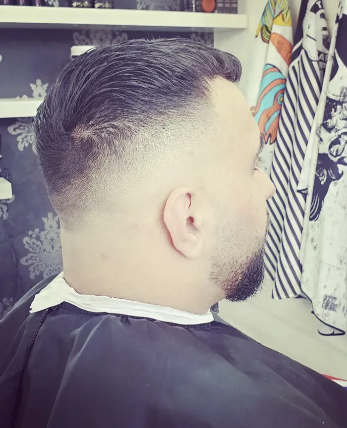 Skin fade och skäggtrimning hos Salong Prins i Norrköping
